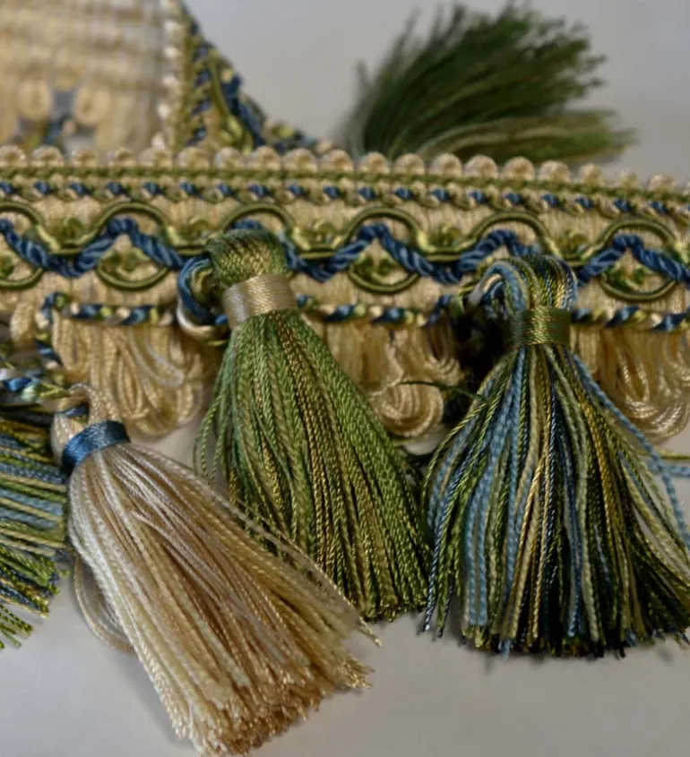 1398 9597 Blue Green Ivory Tassel Trim
