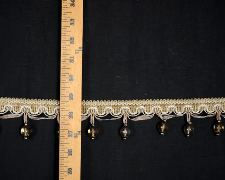 ART4336 9930 Beaded Lilac Grey Trim