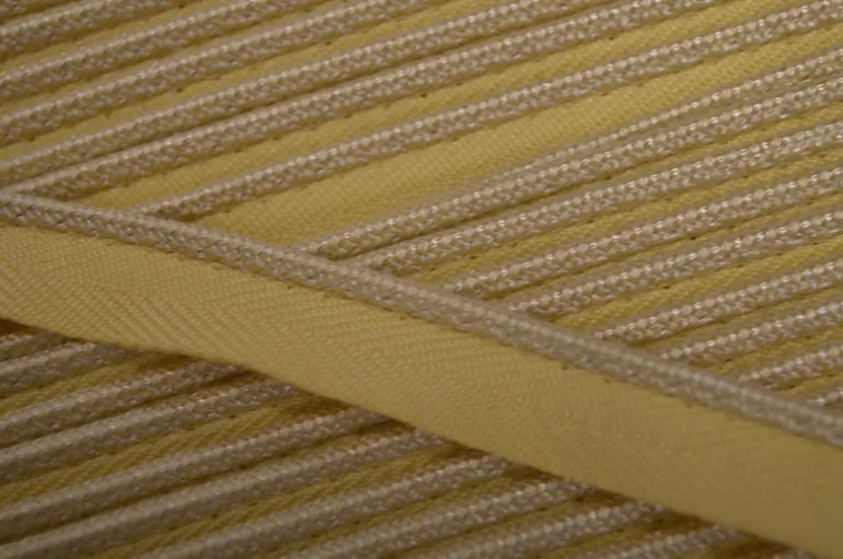 BM300 105 Classical Elements 1/8 inch Micro Lip Cord Trim