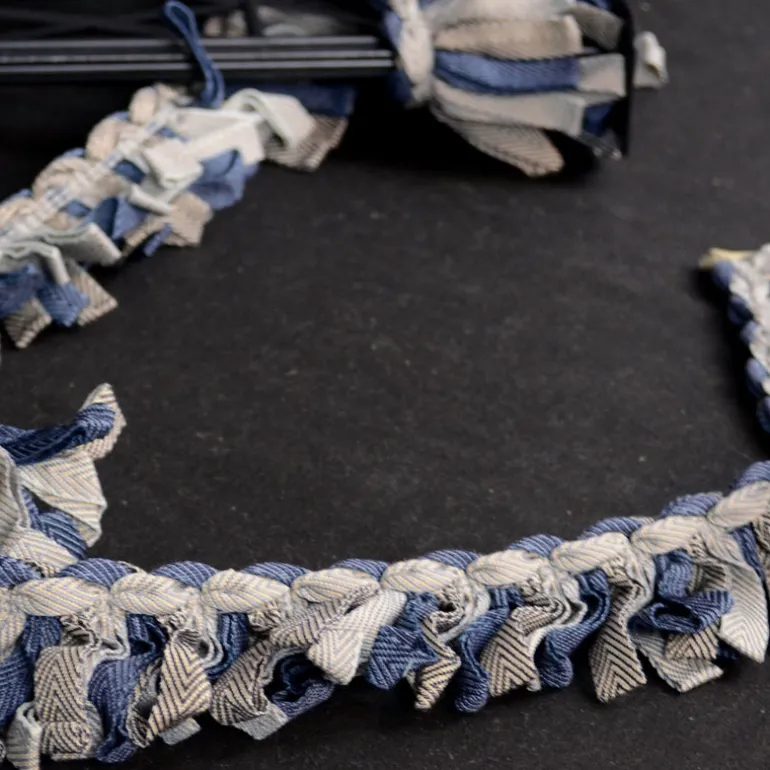HP800 11 Looped Ribbon Fringe